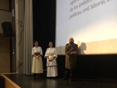Roles e identidades en el teatro y la literatura